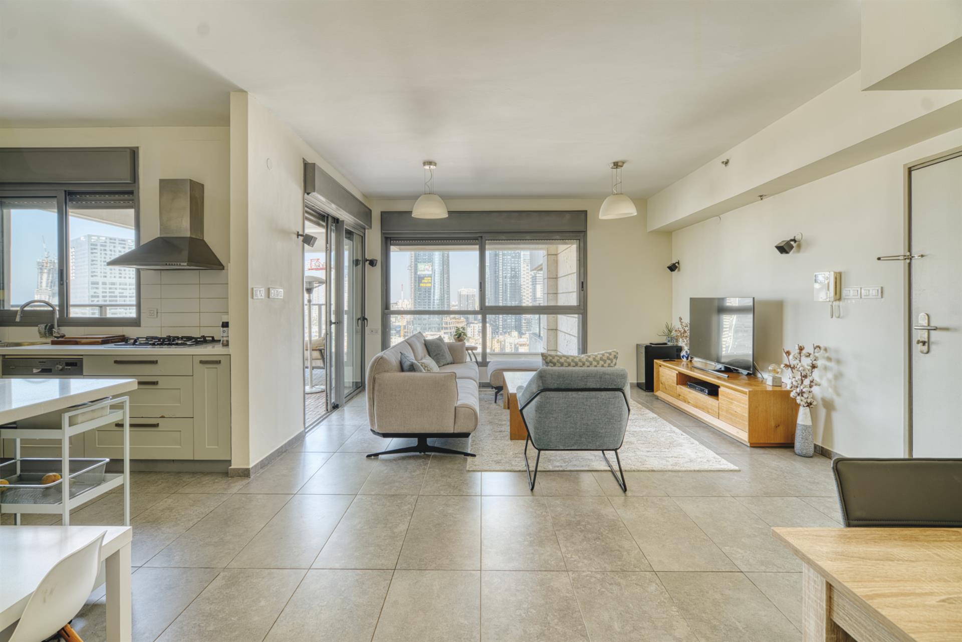 A stunning 4-room apartment on Nachalat Yitzhak Street
