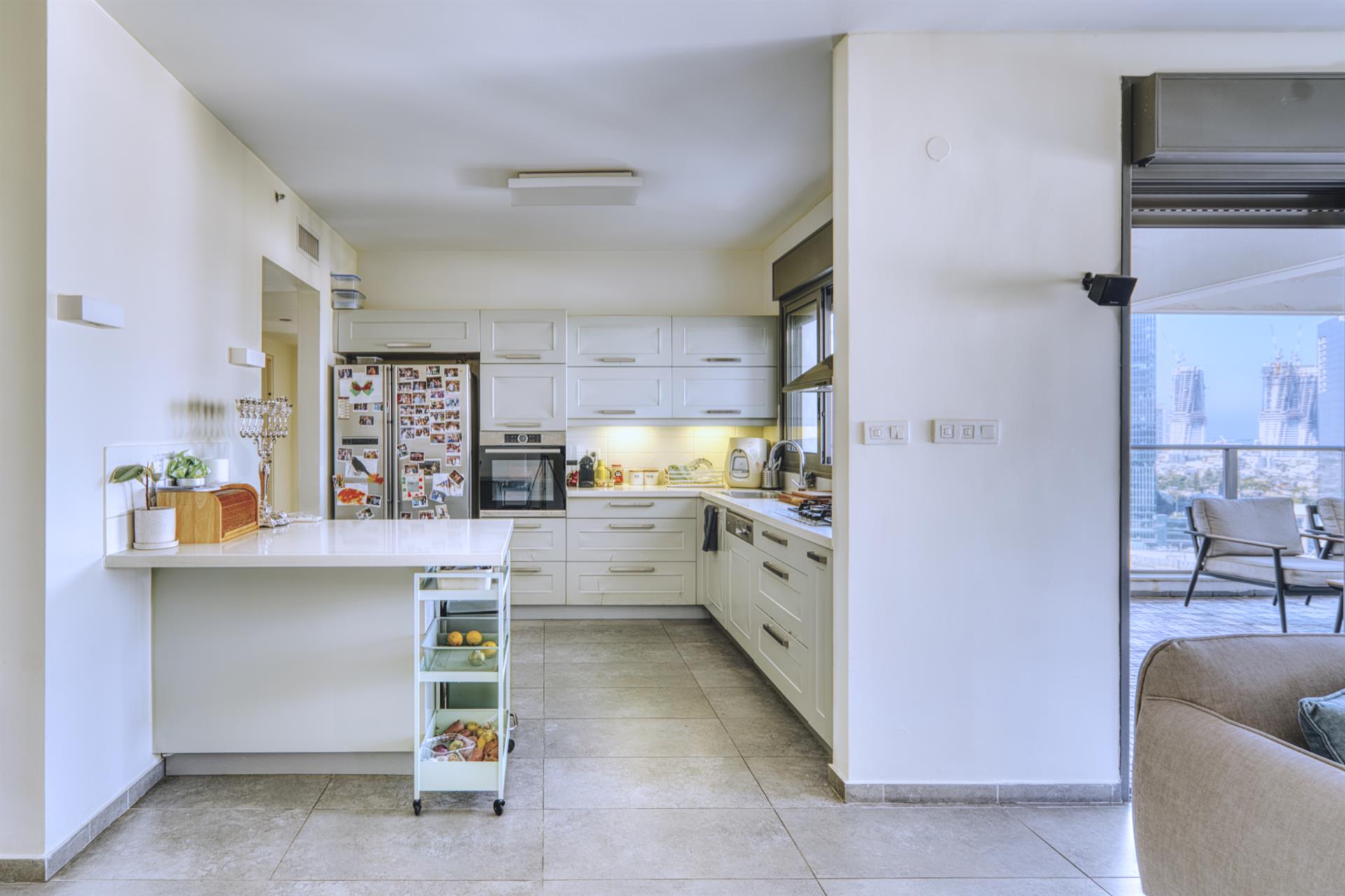 A stunning 4-room apartment on Nachalat Yitzhak Street