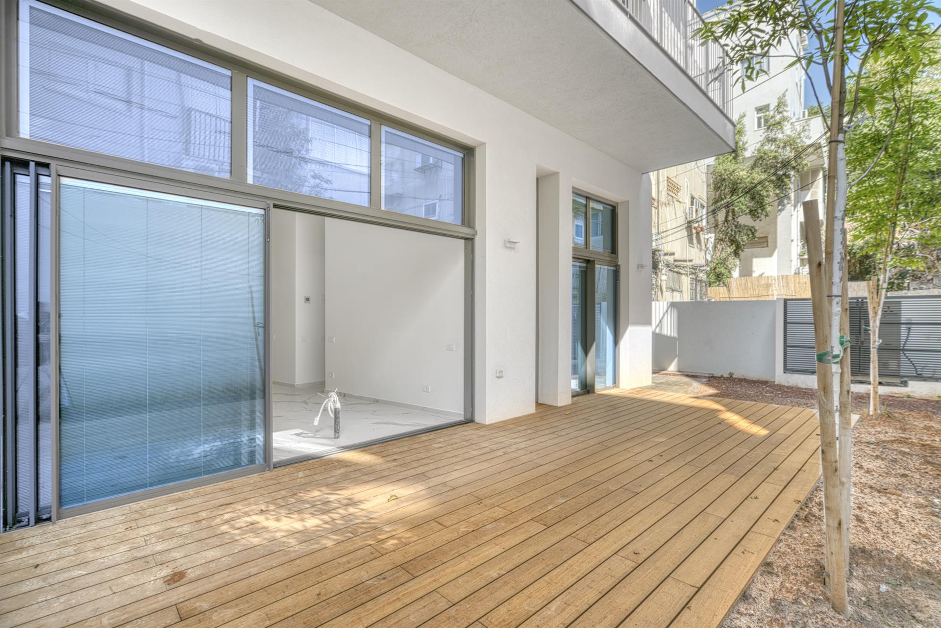 5-Room Garden Apartment on Ben Yehuda Street