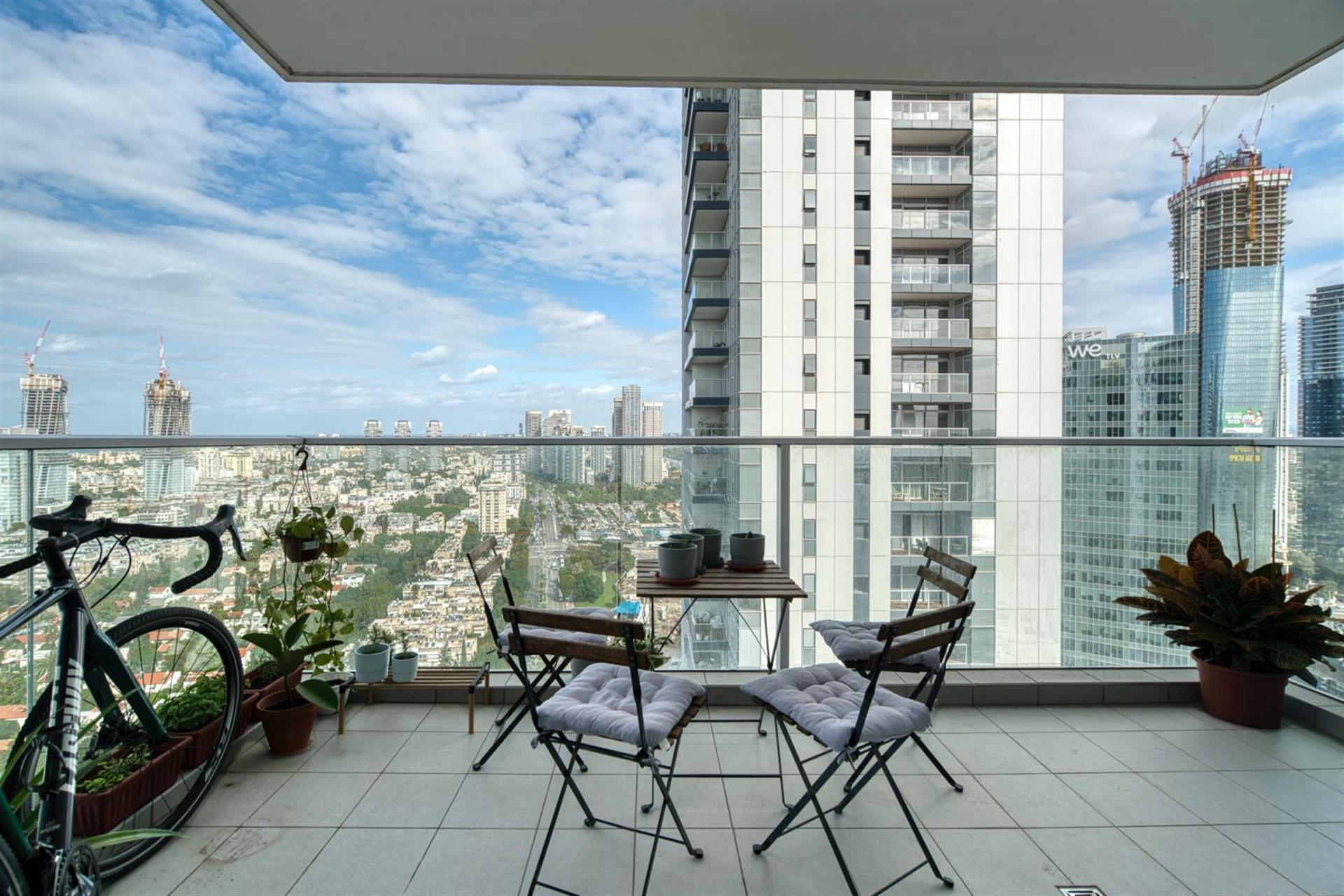 A 3-room apartment in Midtown Towers