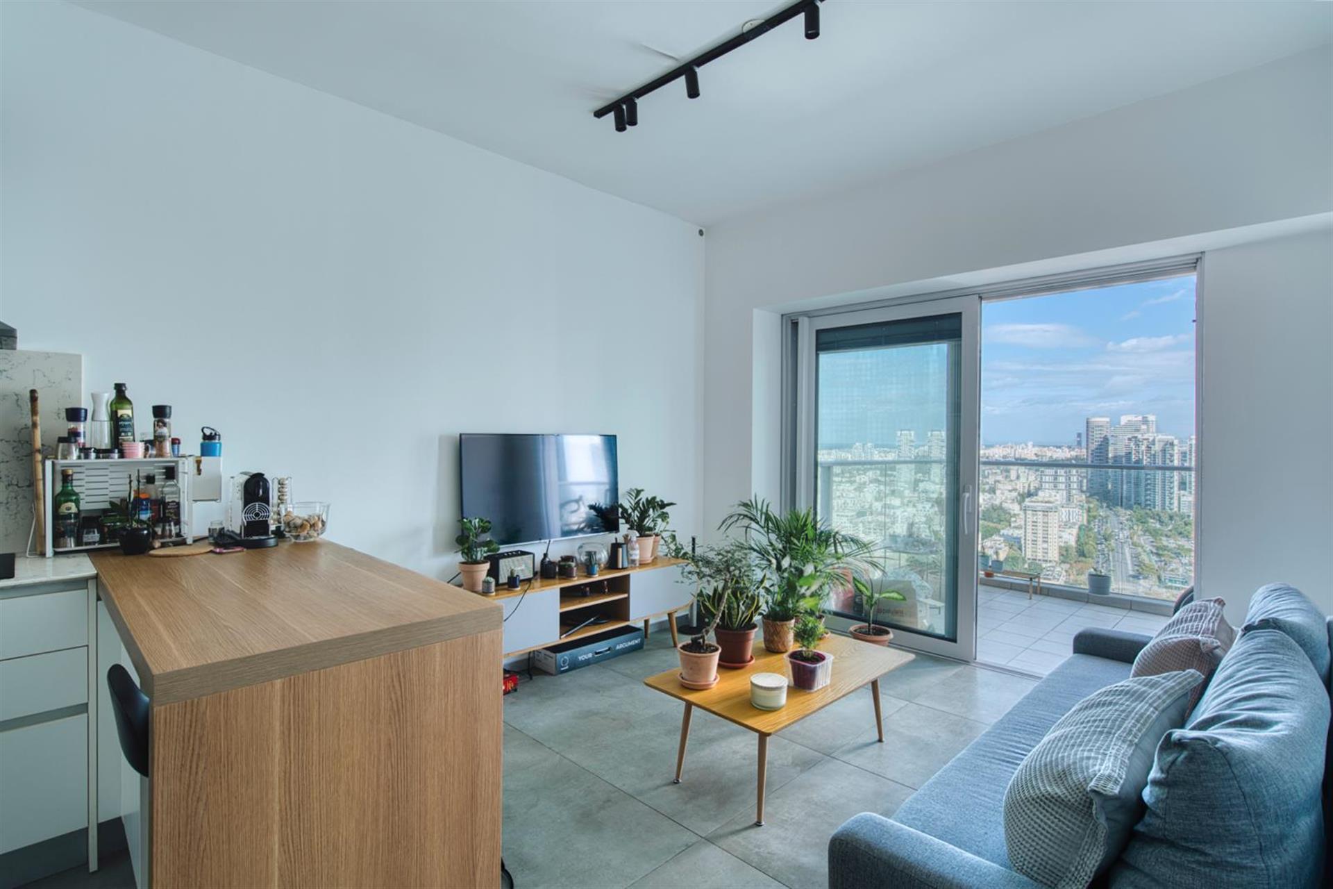 A 3-room apartment in Midtown Towers
