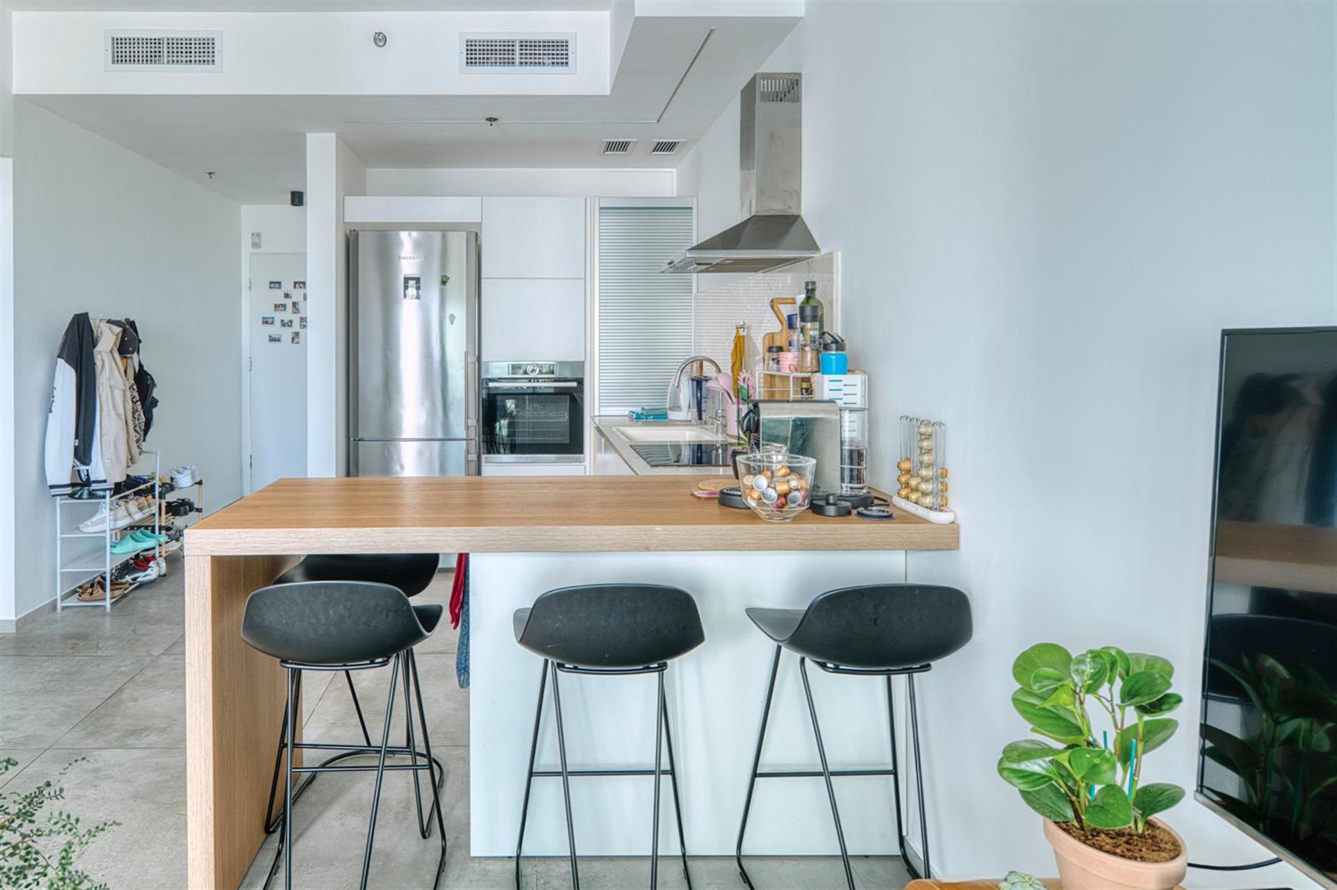A 3-room apartment in Midtown Towers