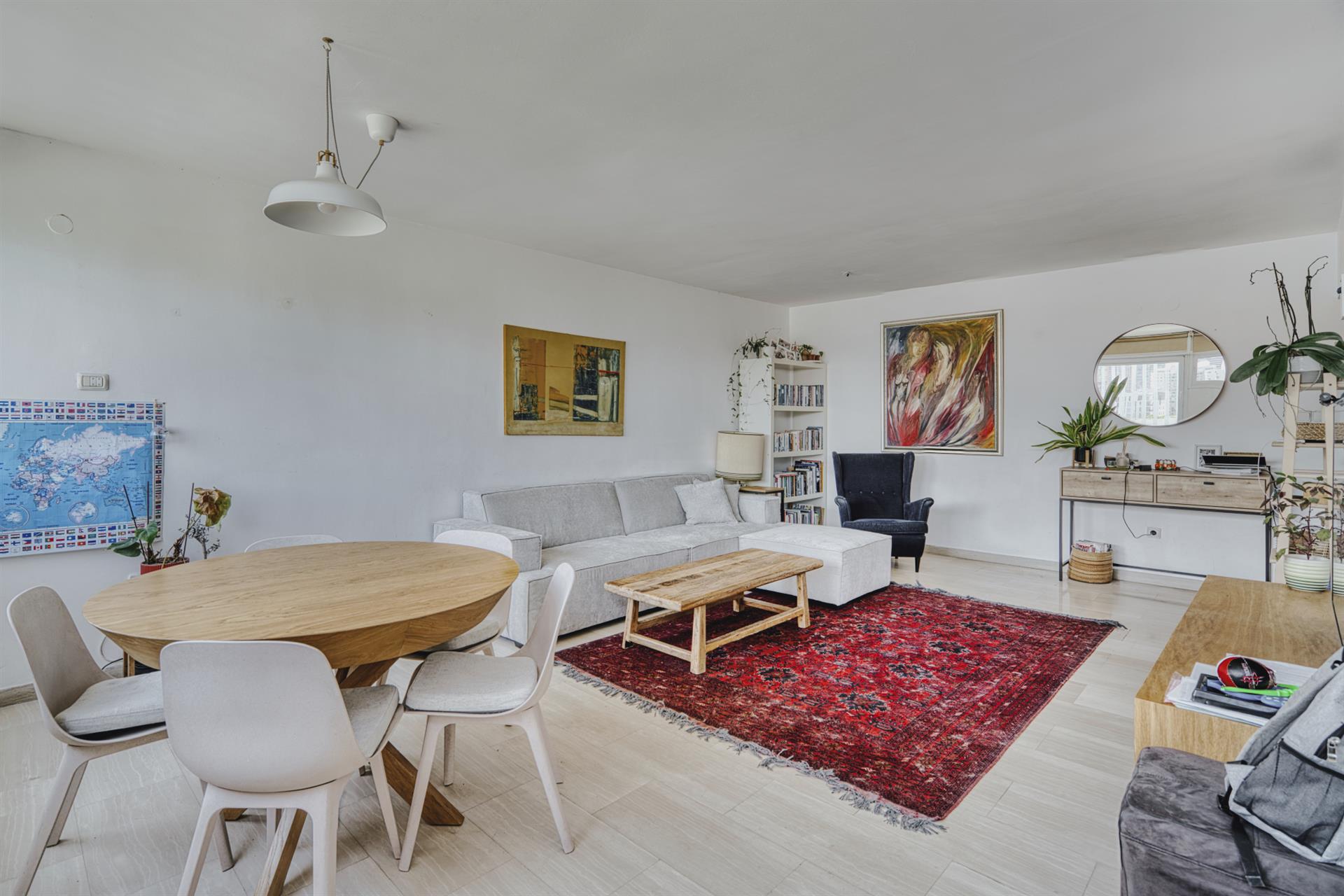 4-Room Apartment on Yehoshua Ben Nun Street
