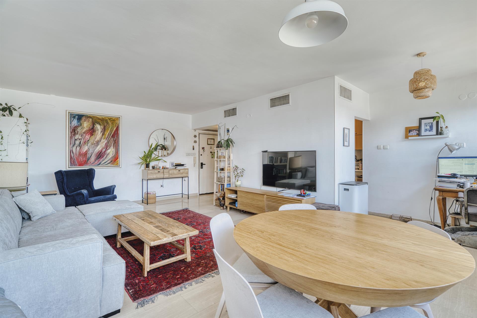4-Room Apartment on Yehoshua Ben Nun Street