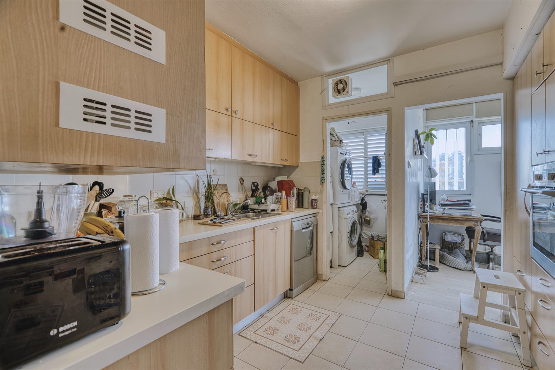 4-Room Apartment on Yehoshua Ben Nun Street