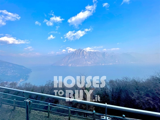 Villa with panoramic lake view