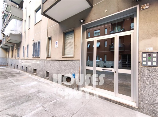 Onlangs gerenoveerd tweekamerappartement, Milaan via privata Iglesias