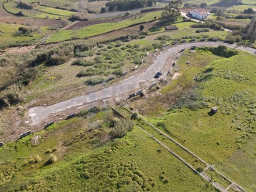 Urban land for construction of a house with 396.21m2 in Lourinhã - Miragaia E Marteleira