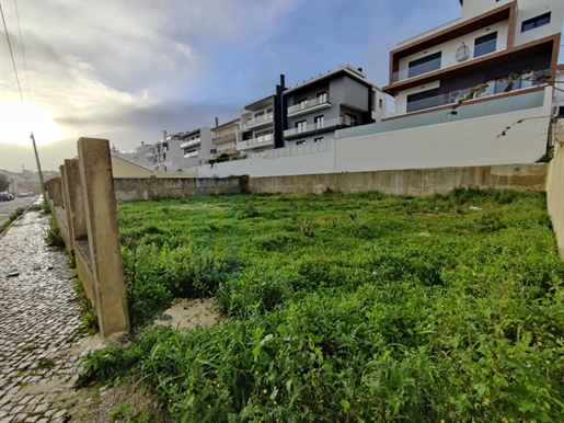 Terreno con 302m2 con proyecto aprobado en el Barrio de Trigache Sul