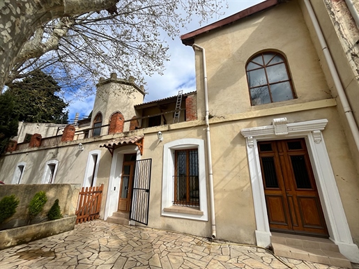 Maison dans domaine Narbonne 400 m2
