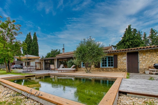 Dpt Bouches du Rhône (13), for sale Senas house in the countryside T7, swimming pool, outbuildings