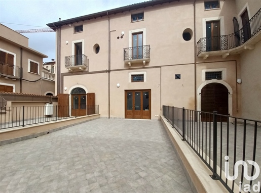 Sale Apartment 61 m² - 1 bedroom - L'Aquila