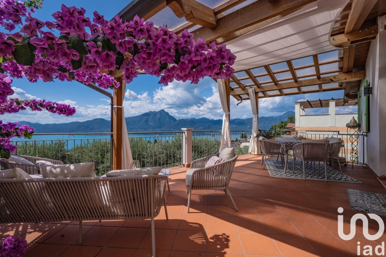 Sale Home 270 m² - 3 bedrooms