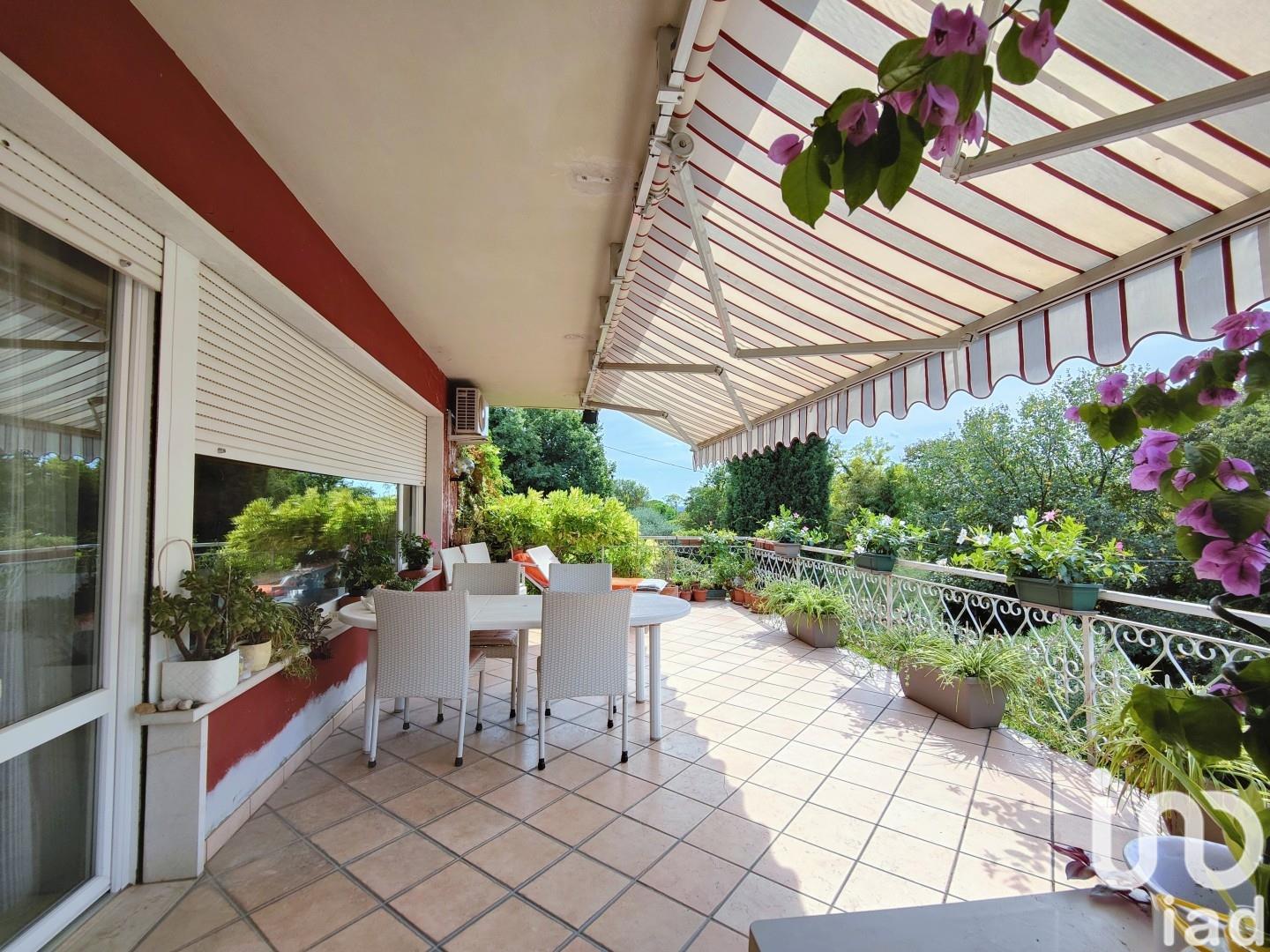Sale Home 210 m² - 5 bedrooms