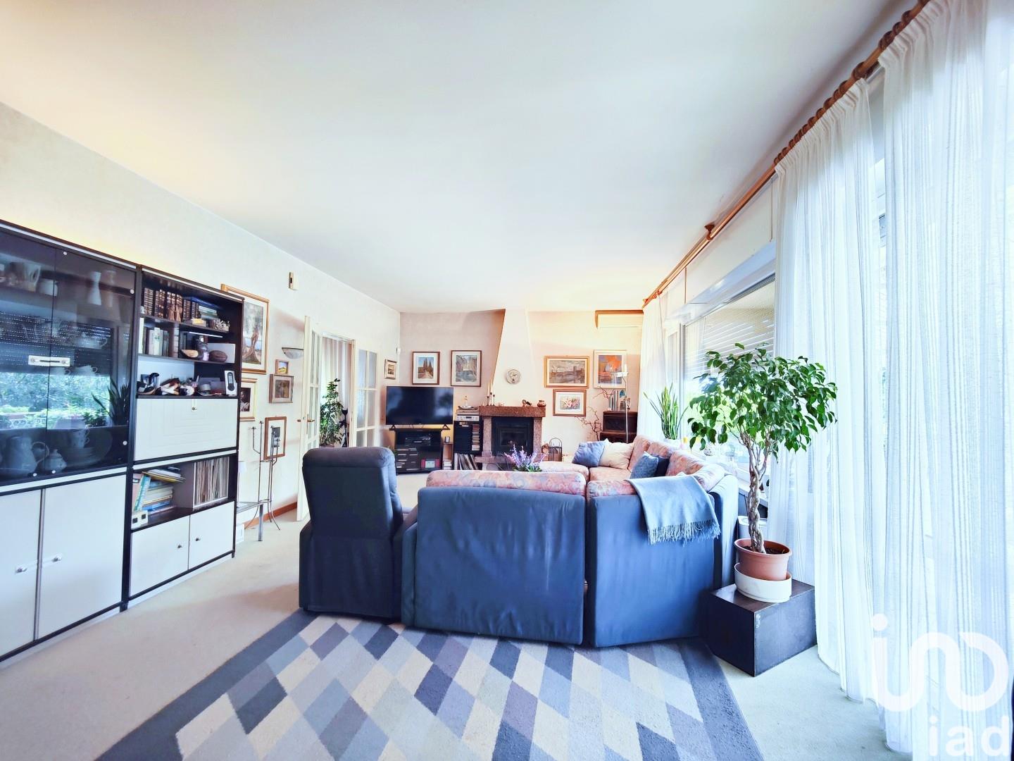 Sale Home 210 m² - 5 bedrooms