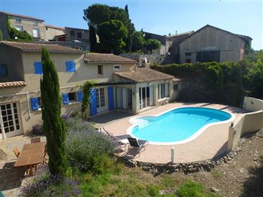 Hus med swimmingpool i Sydfrankrig
