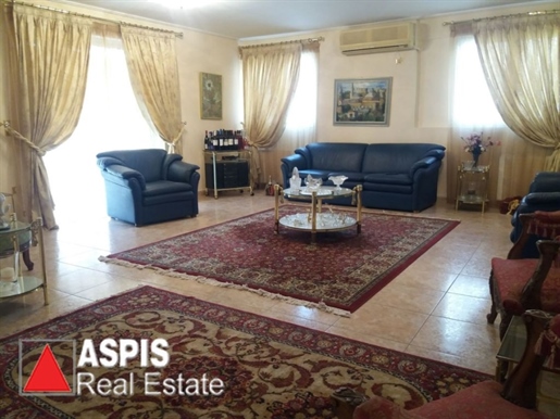 (For Sale) Residential Maisonette || Athens South/Agios Dimitrios - 280 Sq.m, 3 Bedrooms, 950.000€