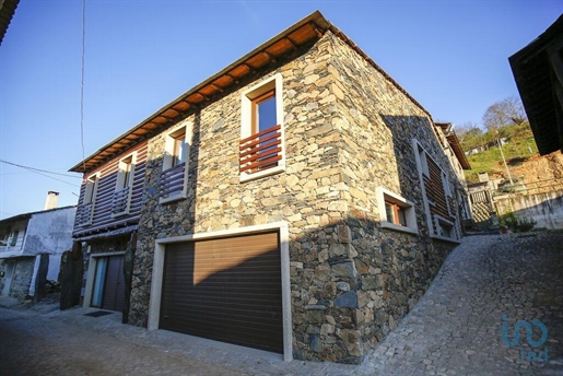 Housing with 5 Rooms in Bragança with 372,00 m²