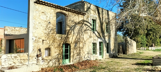 Provençal farmhouse with annex to renovate