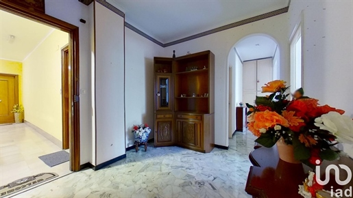 Vendita Appartamento 145 m² - 3 camere - Genova