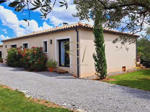 Villa with swimming pool and outbuildings South Ardèche