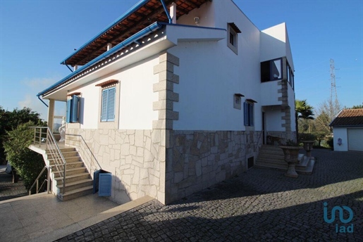 House with 7 Rooms in Braga with 162,00 m²