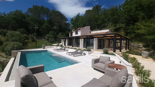 Charming renovated neo-Provencal villa with 5 suites