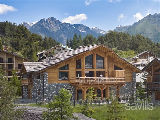 Luxury chalet in the charming setting of Auron.