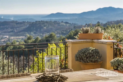 Elegante Provençaalse villa met uitzicht op zee