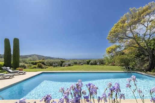 Charming provencal villa in a gated small domain.