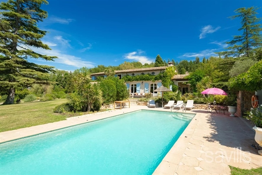 Splendide villa provençale dans un domaine privé de l'arrière-pays Cannois..