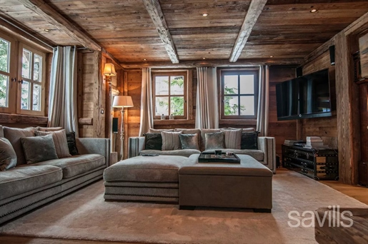 Elegant and traditional 5 bedrooms chalet of approximately 300 sq m, ideally situated for the ski sl