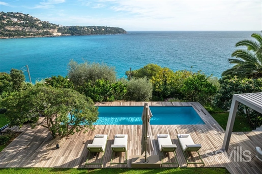 Luxe gerenoveerde villa aan zee