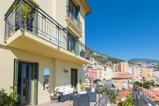 Town house above the beach next to Monaco