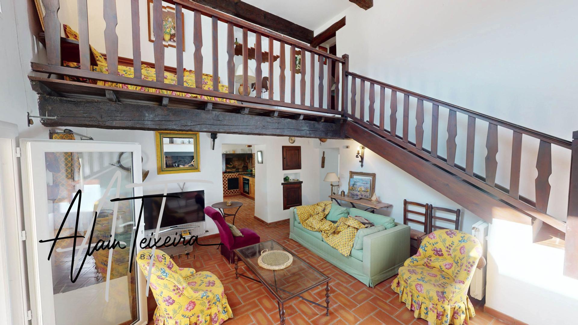 Purchase: Luxury property (83510)