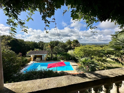 Maison d'architecte avec vue panoramique, gîte indépendant, piscine, sur un terrain de 7000m².