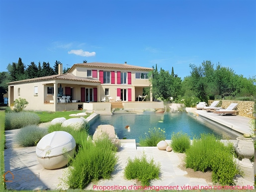 Mooi en licht huis op slechts 10 minuten van St Rémy de Provence