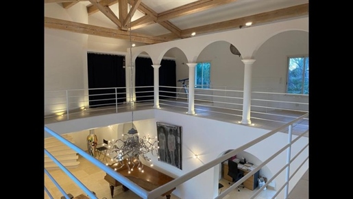 Dpt Bouches du Rhône (13), à vendre Aix En Provence maison P10 de 410 m² - Terrain de 4 350,00 m²