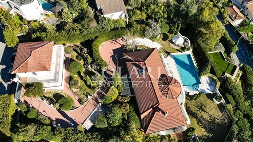 Villa avec piscine et vue mer panoramique à Mandelieu-la-Napoule