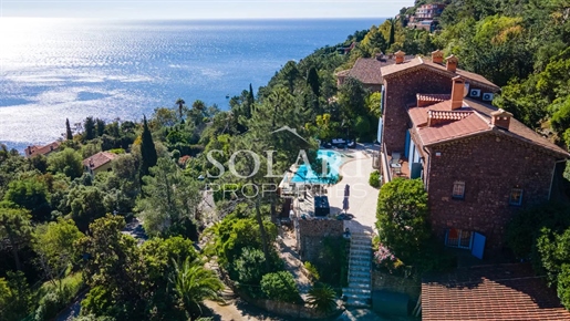 Villa en pierres avec piscine - Vue mer panoramique à Theoule-sur-Mer