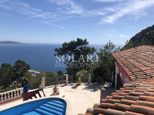 Villa dans une domaine de prestige avec vue mer panoramique sur la baie de Cannes