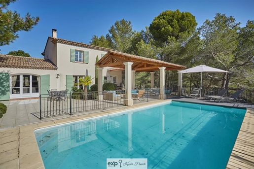 4-Bed villa with studio, pool on the international Domaine de golf du Pont Royal