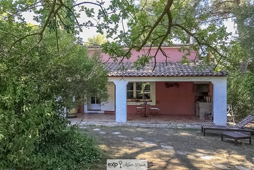 Two houses, outbuildings and land in Gardanne, close to Aix-en-Provence.