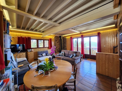 Superb 4-sided chalet with breathtaking views of Lac de Matemale