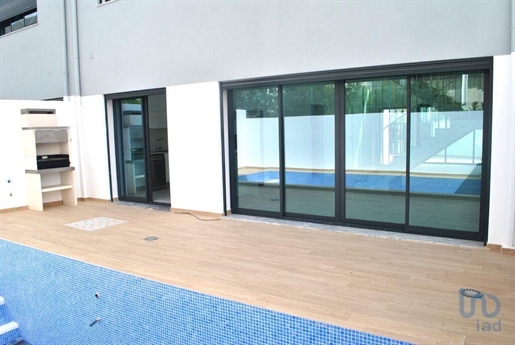 Home / Villa met 3 Kamers in Faro met 141,00 m²