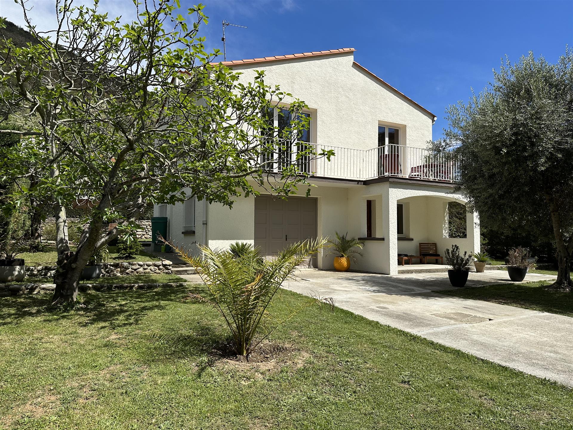 Superbly modernised detached villa