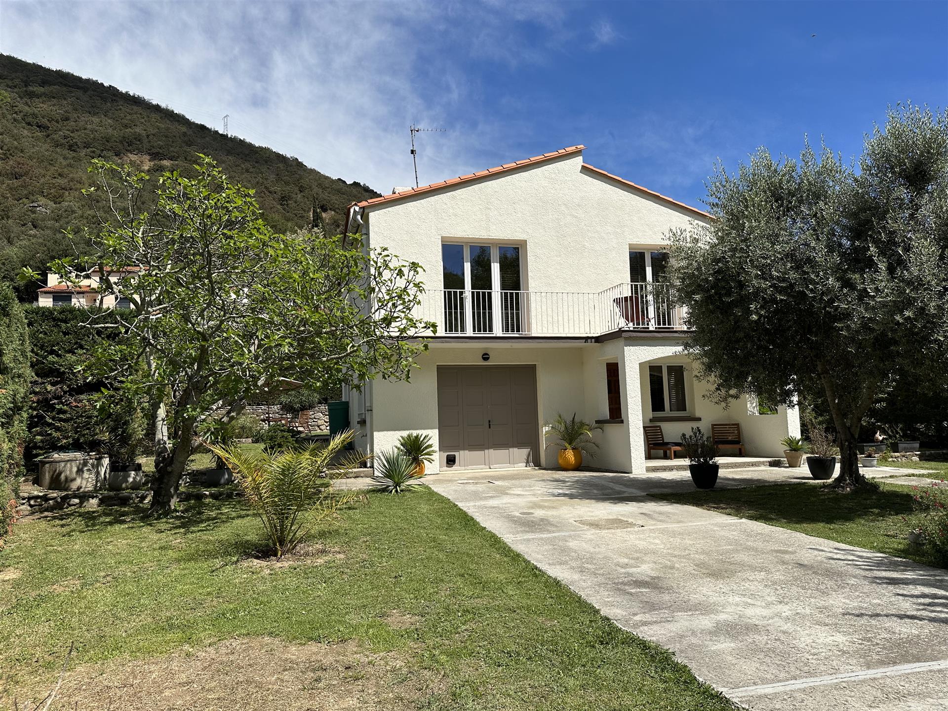 Superbly modernised detached villa
