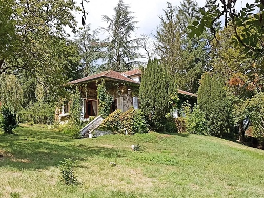 Villa to renovate - superb wooded grounds.