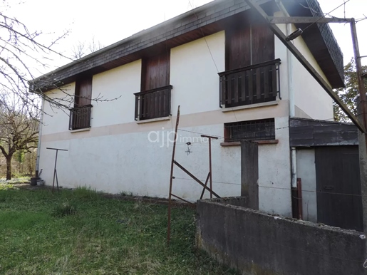 House with open views on 1270 m² of flat land