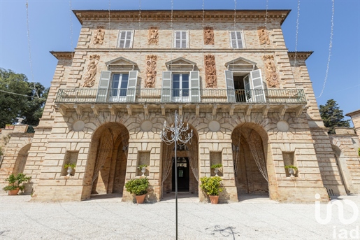 Frei stehendes Haus / Villa zu verkaufen 3000 m² - 15 Zimmer - Porto San Giorgio
